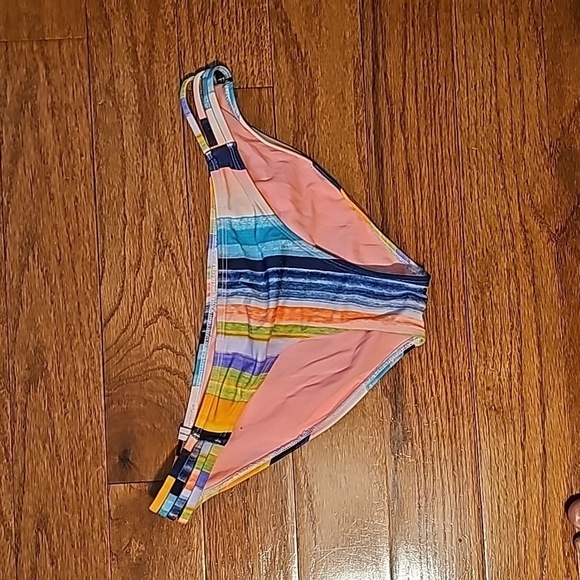 Body Glove Flirty Surf Rider Swim Bottoms•L - Picture 9 of 13